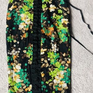 D&G Floral lace up pencil skirt size 24